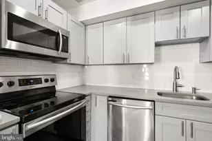 1733 20th St NW, Washington, DC 20009 - Photo 9