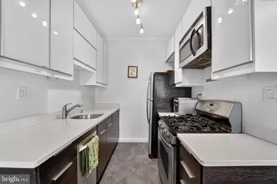 2325 42nd Street NW #104, Washington, DC 20007 - Photo 3