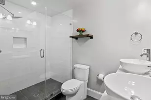 2221 M St NE, Washington, DC 20002 - Photo 15