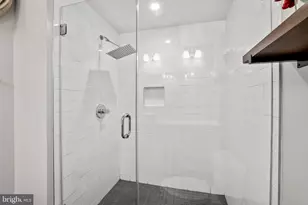2221 M St NE, Washington, DC 20002 - Photo 17