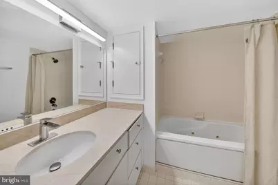 701 Pennsylvania Avenue NW #1015, Washington, DC 20004 - Photo 15