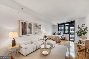 1117 10th St NW, Washington, DC 20001 - Photo 1