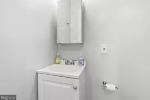 1018 13th St SE, Washington, DC 20003 - Photo 9