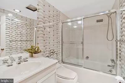 800 25th Street NW #1002, Washington, DC 20037 - Photo 17