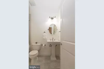 301 7th Street NE, Washington, DC 20002 - Photo 45