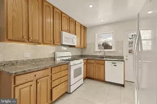 2736 Stephenson Ln NW, Washington, DC 20015 - Photo 23