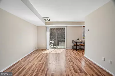 2710 Macomb Street NW #111, Washington, DC 20008 - Photo 5