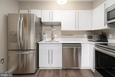 2111 Wisconsin Avenue NW #512, Washington, DC 20007 - Photo 1