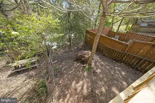 1945 39th St NW, Washington, DC 20007 - Photo 25