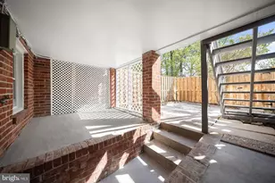 1945 39th St NW, Washington, DC 20007 - Photo 19