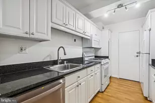 4201 Cathedral Ave NW, Washington, DC 20016 - Photo 15