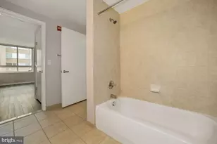 350 G St SW, Washington, DC 20024 - Photo 7