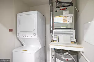 824 18th St NE, Washington, DC 20002 - Photo 17