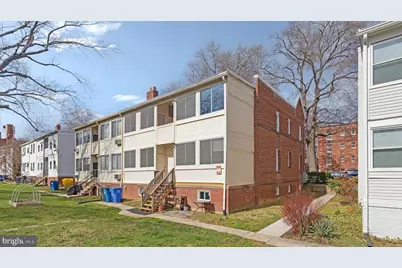 4482 Macarthur Boulevard NW, Washington, DC 20007 - Photo 3