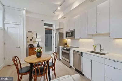 1211 G Street SE #1, Washington, DC 20003 - Photo 3