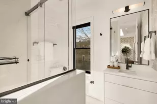 1005 P St NW, Washington, DC 20001 - Photo 29