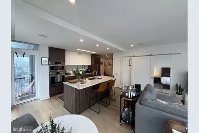 37 L SE #302, Washington, DC 20003 - Photo 5