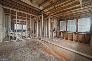 2413 39th St NW, Washington, DC 20007 - Photo 7