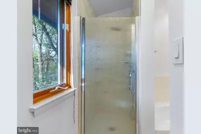 5211 Macarthur Terrace NW, Washington, DC 20016 - Photo 31