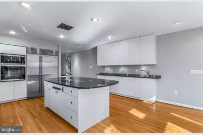 5211 Macarthur Terrace NW, Washington, DC 20016 - Photo 9
