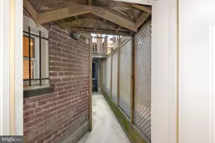 2721 NW Ontario Road NW, Washington, DC 20009 - Photo 21