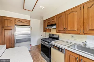 1327 Leegate Rd NW, Washington, DC 20012 - Photo 11