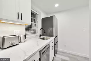 1821 19th St NW, Washington, DC 20009 - Photo 15