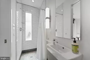 1313 Linden Ct NE, Washington, DC 20002 - Photo 19