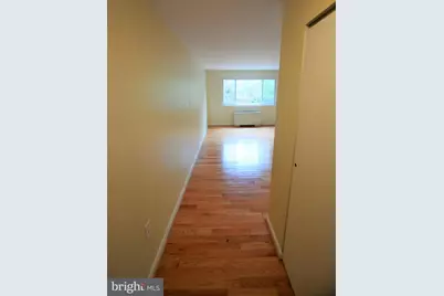 4555 Macarthur Boulevard NW #103, Washington, DC 20007 - Photo 3