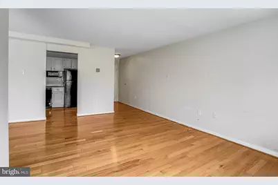 4555 Macarthur Boulevard NW #103, Washington, DC 20007 - Photo 5