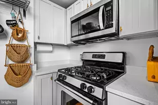 3039 16th St NW, Washington, DC 20009 - Photo 9