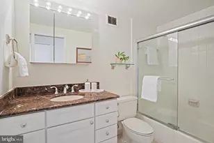 2555 Pennsylvania Ave NW, Washington, DC 20037 - Photo 25