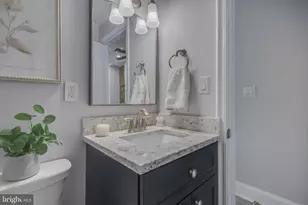 239 8th St NE, Washington, DC 20002 - Photo 9