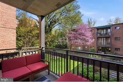 2325 42nd Street NW #321, Washington, DC 20007 - Photo 5