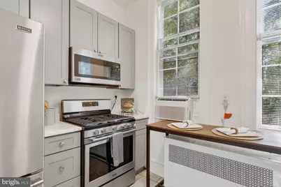 3039 Macomb Street NW #16, Washington, DC 20008 - Photo 9