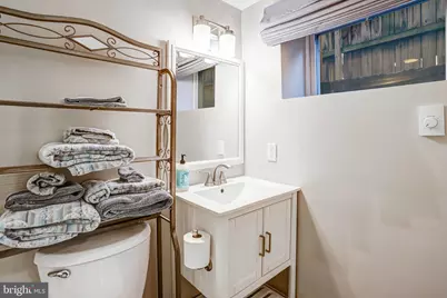 2005 NE Lawrence Street NE, Washington, DC 20018 - Photo 29