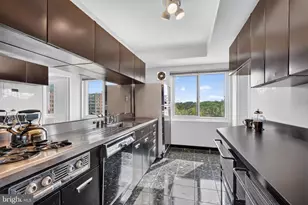 4201 Cathedral Ave NW, Washington, DC 20016 - Photo 9