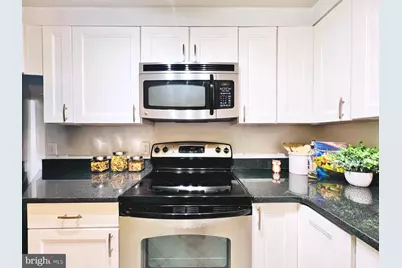 2111 Wisconsin Avenue NW #110, Washington, DC 20007 - Photo 7