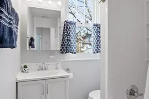 1020 10th St NE, Washington, DC 20002 - Photo 31