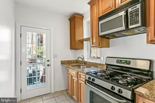 627 Gresham Pl NW, Washington, DC 20001 - Photo 9