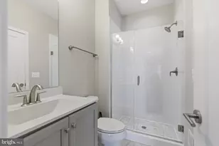 725 Parkside Pl NE, Washington, DC 20019 - Photo 17