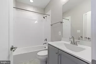 725 Parkside Pl NE, Washington, DC 20019 - Photo 13