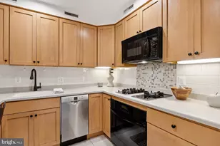 1880 Columbia Rd NW, Washington, DC 20009 - Photo 5