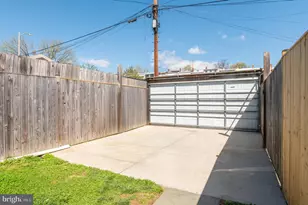 717 Hamilton St NW, Washington, DC 20011 - Photo 25