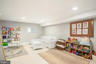 717 Hamilton St NW, Washington, DC 20011 - Photo 17