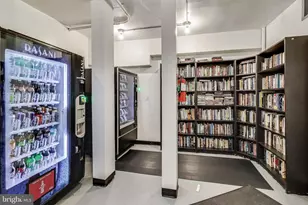 1 Scott Cir NW, Washington, DC 20036 - Photo 15