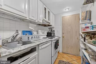 1944 Calvert St NW, Washington, DC 20009 - Photo 67