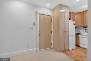 1944 Calvert St NW, Washington, DC 20009 - Photo 53