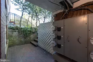 1944 Calvert St NW, Washington, DC 20009 - Photo 51