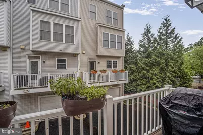 586 Regent Place NE, Washington, DC 20017 - Photo 3